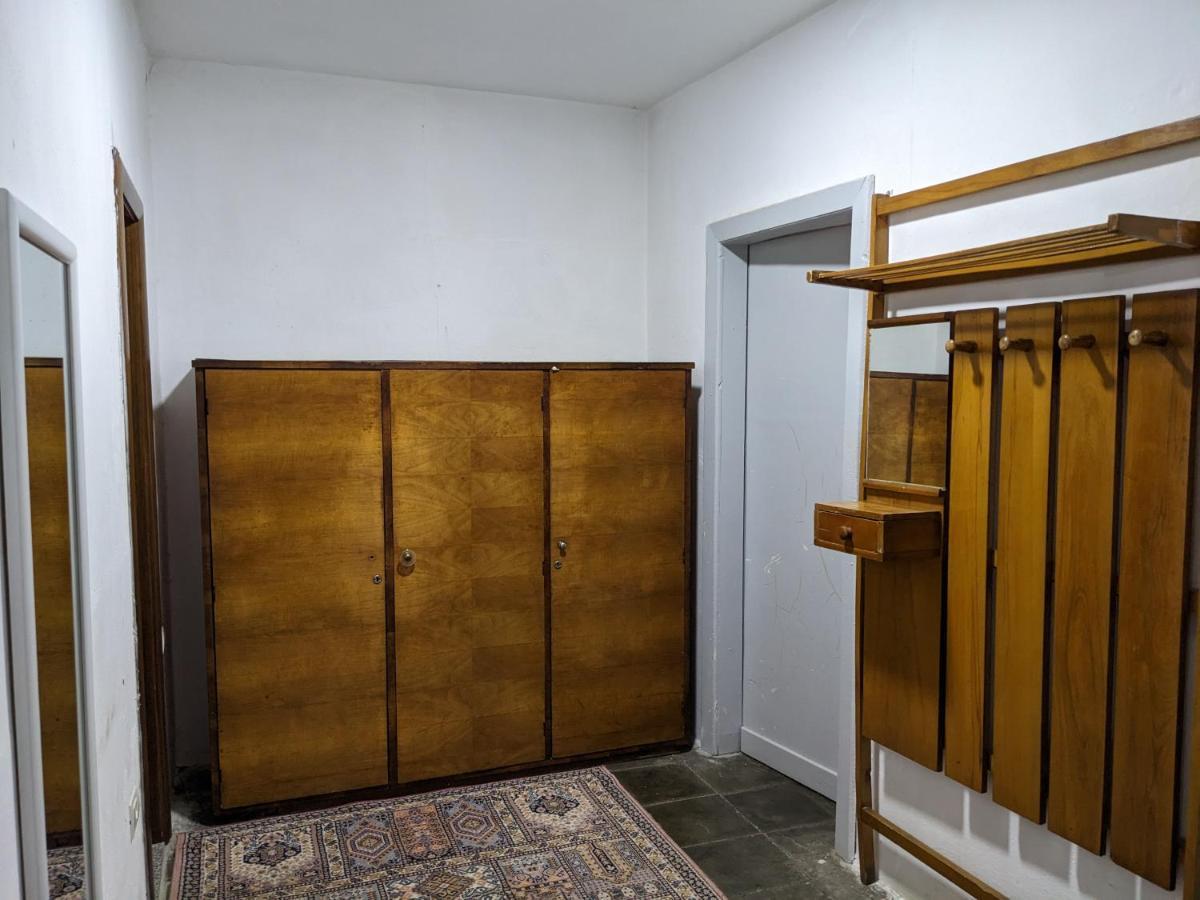 Communist Style Room ชโคเดอร์ ภายนอก รูปภาพ