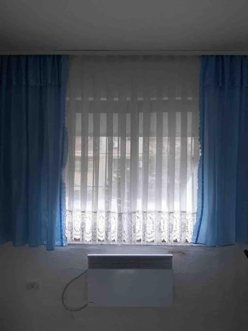 Communist Style Room ชโคเดอร์ ภายนอก รูปภาพ